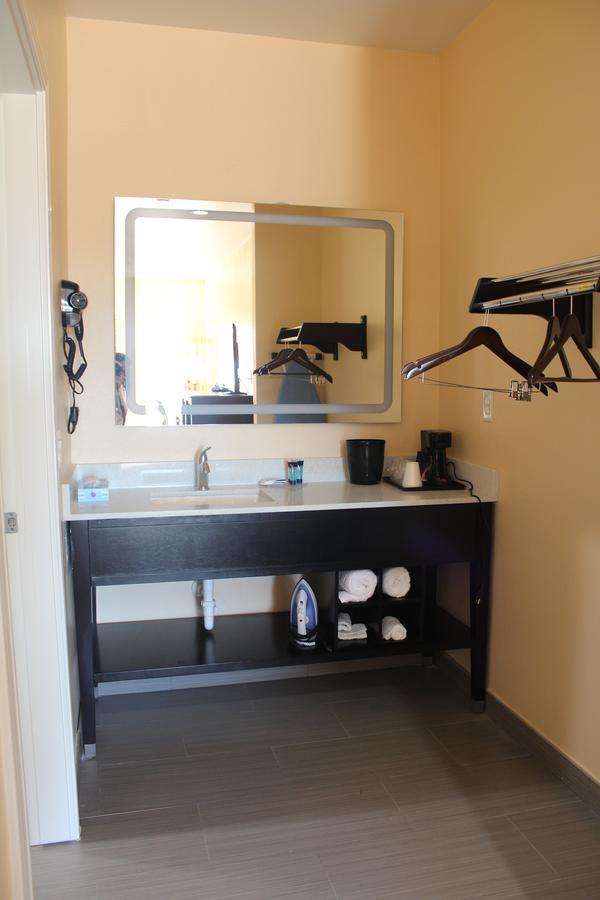Express Inn And Suites Humble Esterno foto