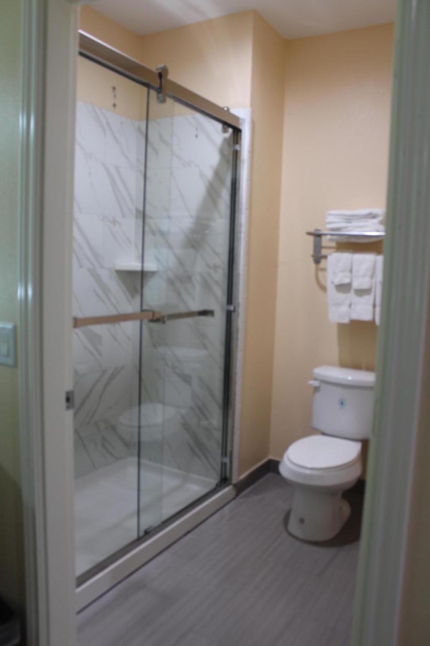 Express Inn And Suites Humble Esterno foto